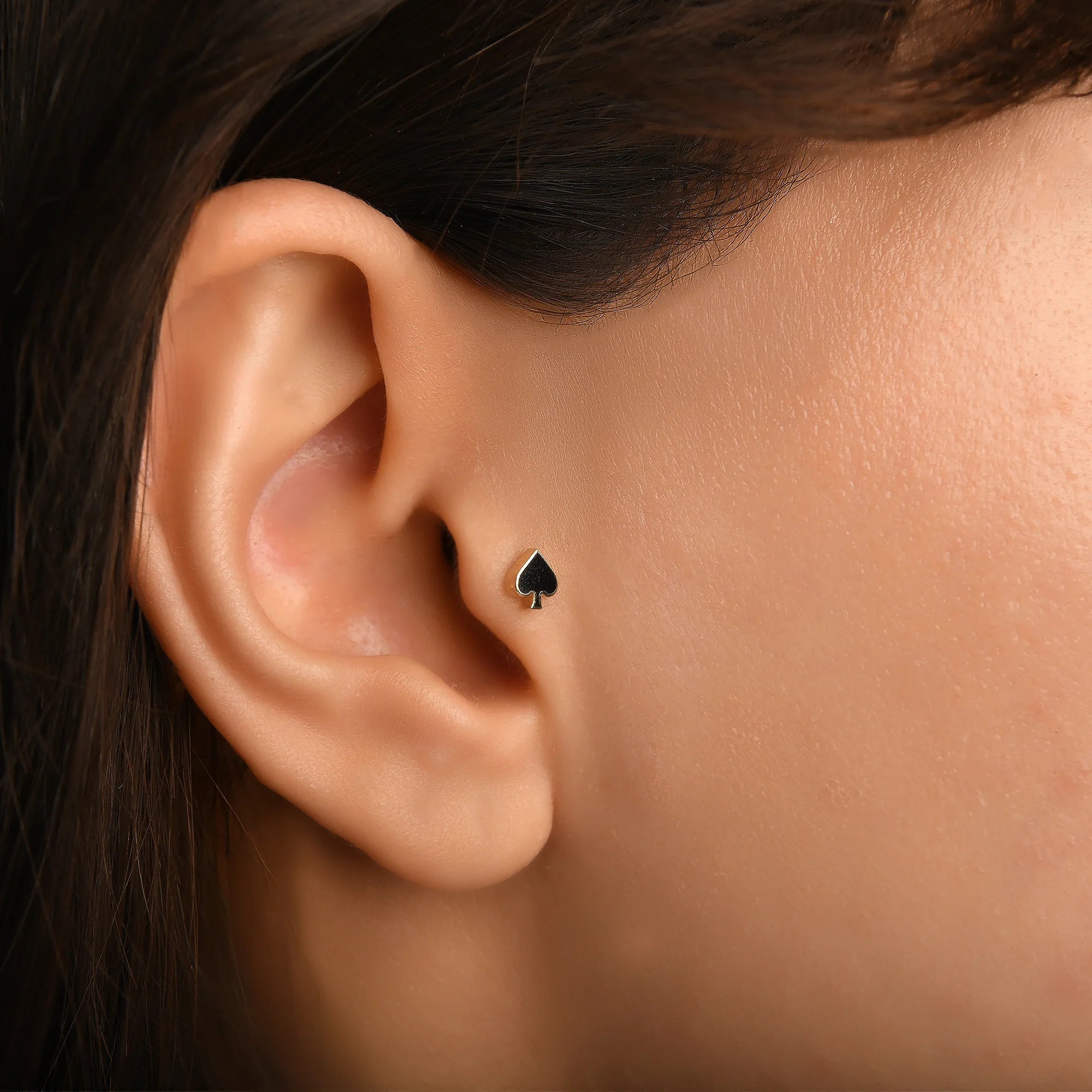 Maça Siyah Mineli Altın Piercing