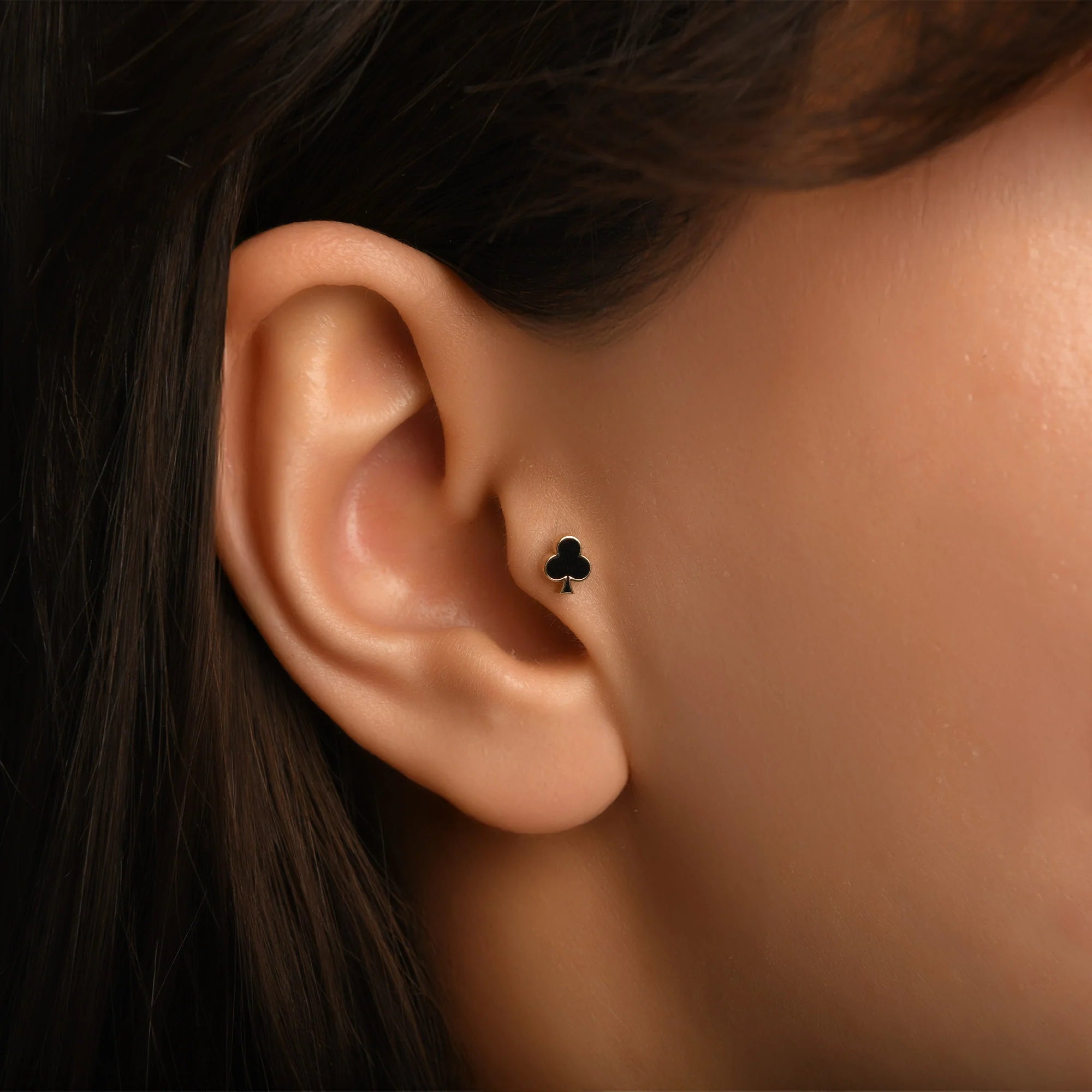 Sinek Siyah Mineli Altın Piercing