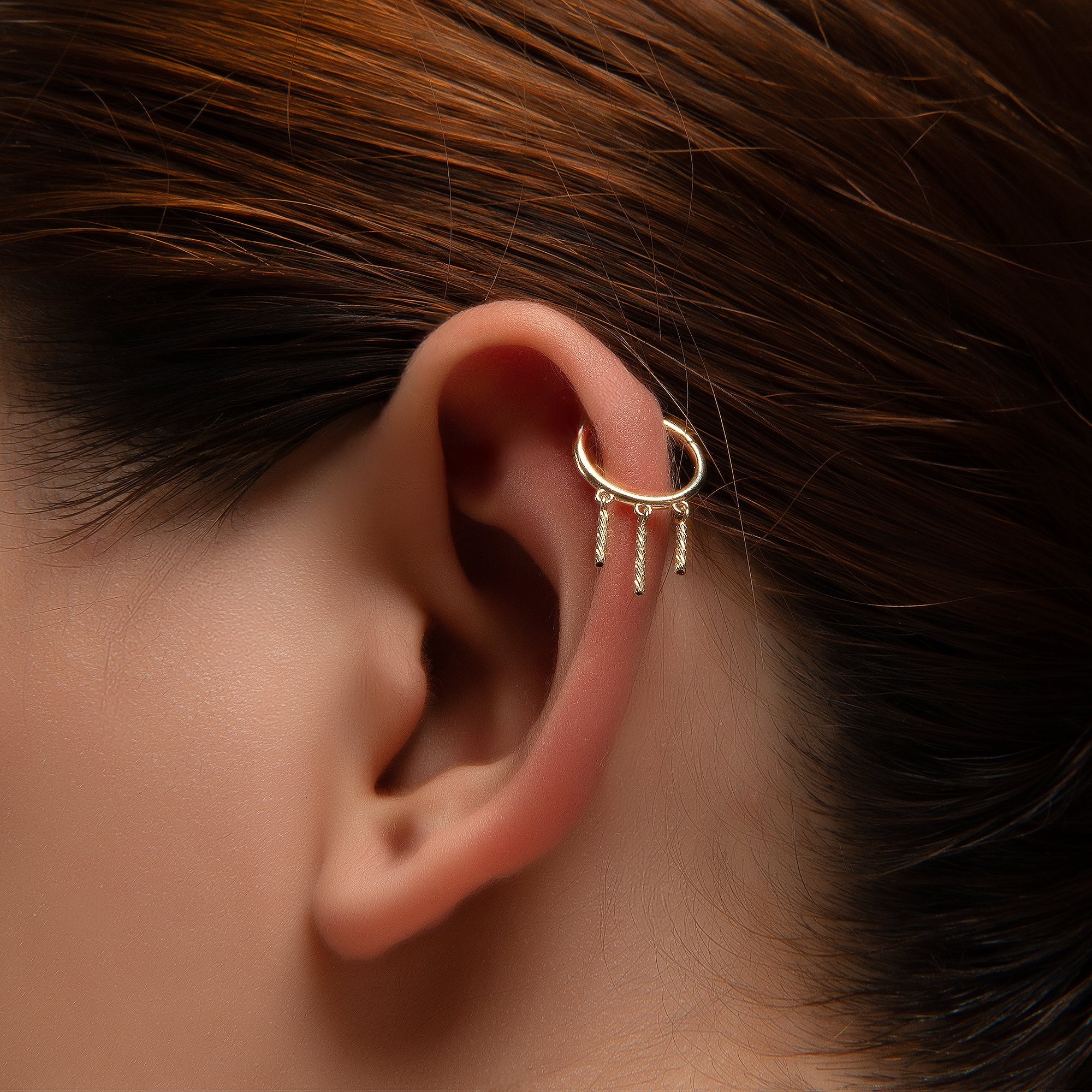Stick Sallantılı Altın Halka Piercing