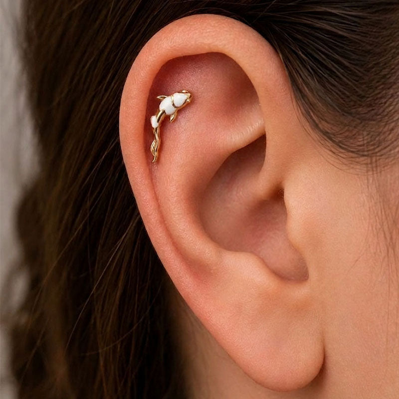 Koi Sedefli Beyaz Piercing (Sağ Kulak)