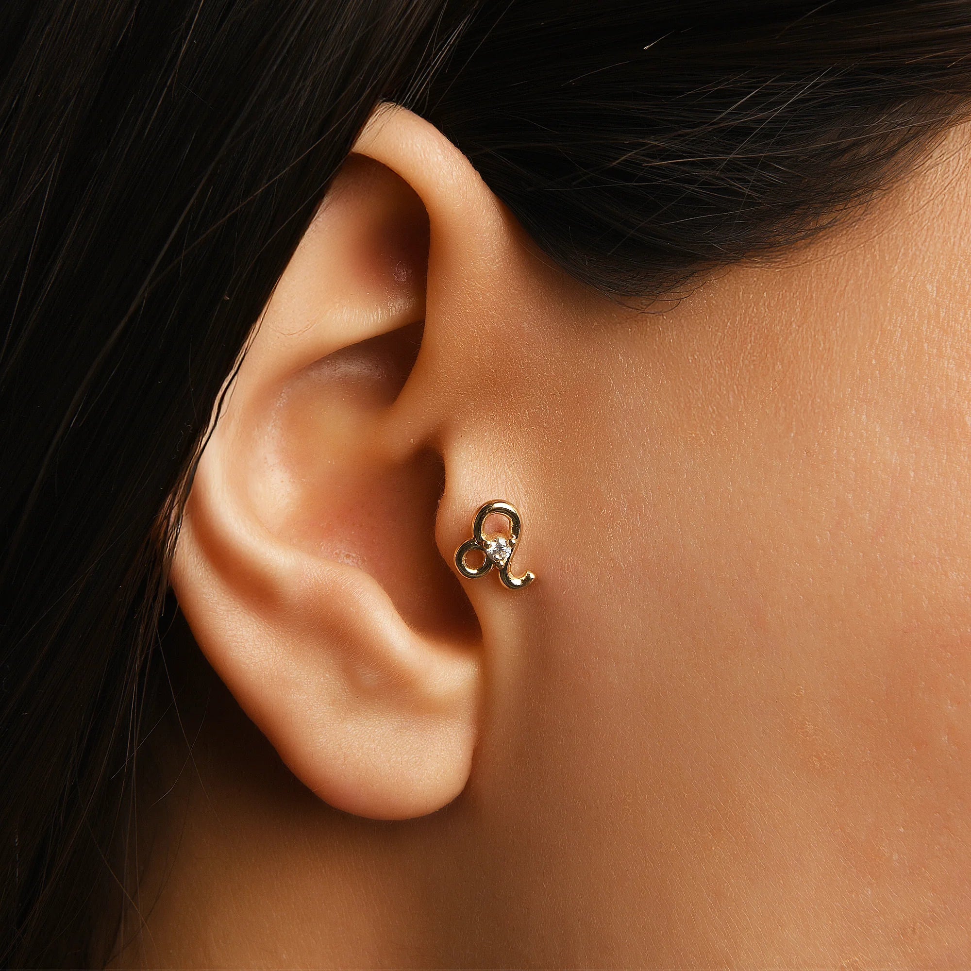 Leo Aslan Burcu Taşlı Altın Piercing