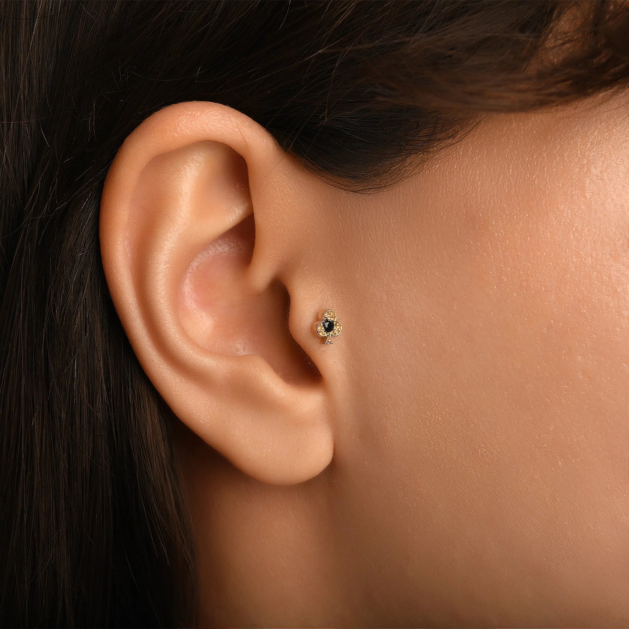Sinek Siyah Taşlı Altın Piercing