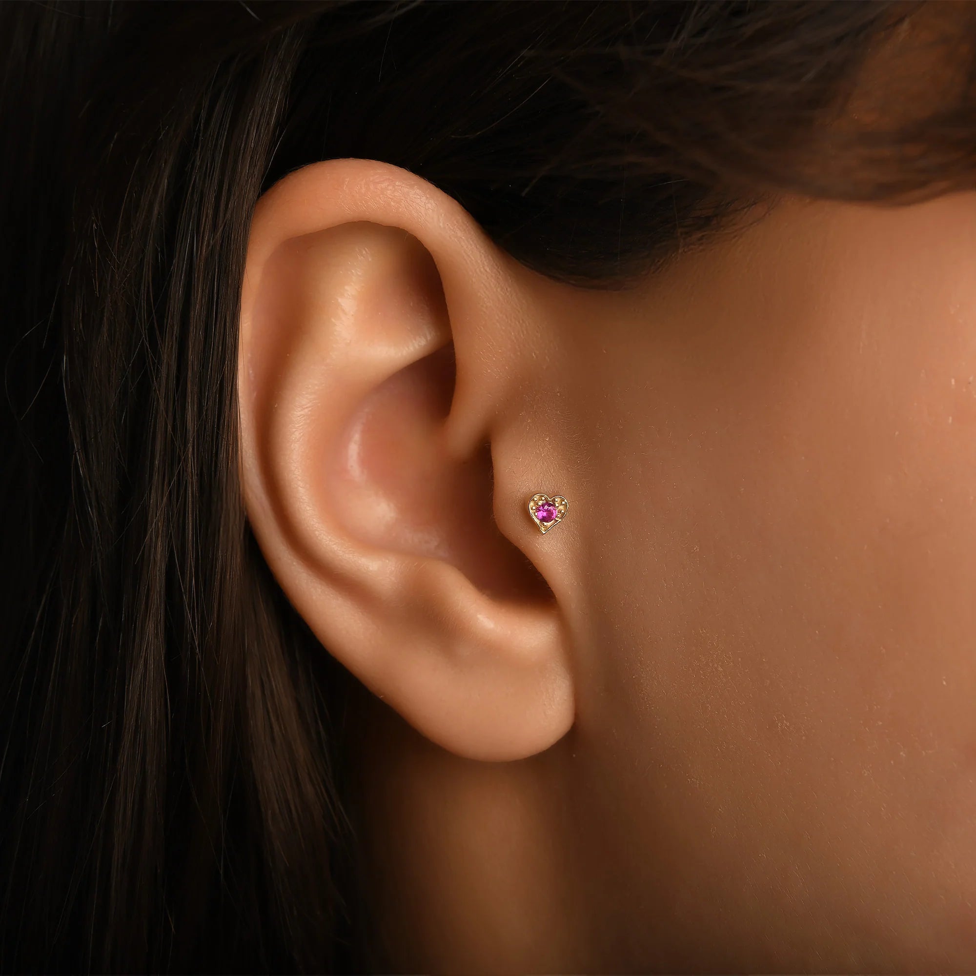 Kupa Kalp Kırmızı Taşlı Altın Piercing